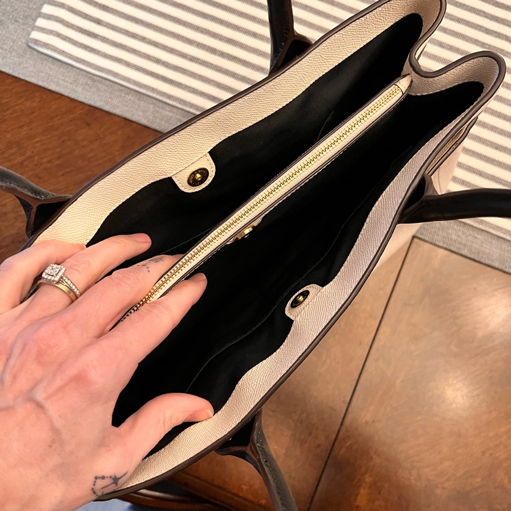 COACH Casey Tote, Chalk Color, Crossgrain Leather - Picture 9 of 12